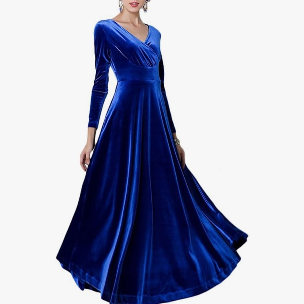 Elegant Blue Velvet Evening Gown